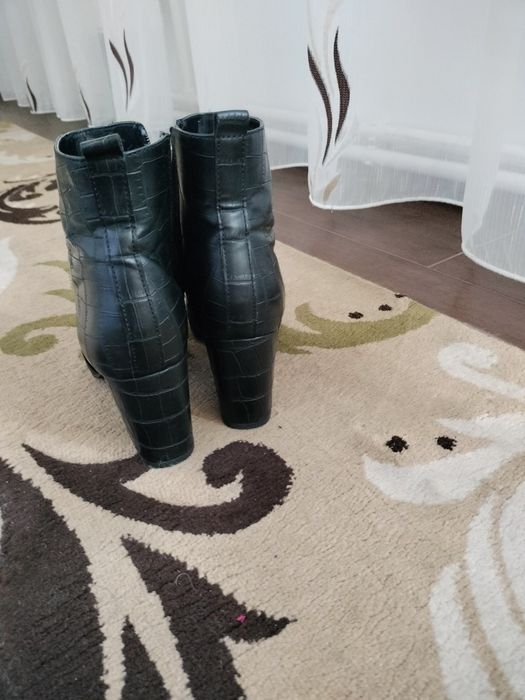 Ghete damă ,elegante,marime 38