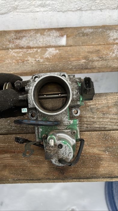 Дроссельная заслонка Мазда Кронос кронус дроссель Мазда 626 кронус