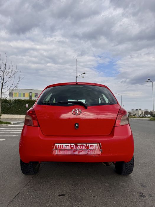 Vând Toyota Yaris