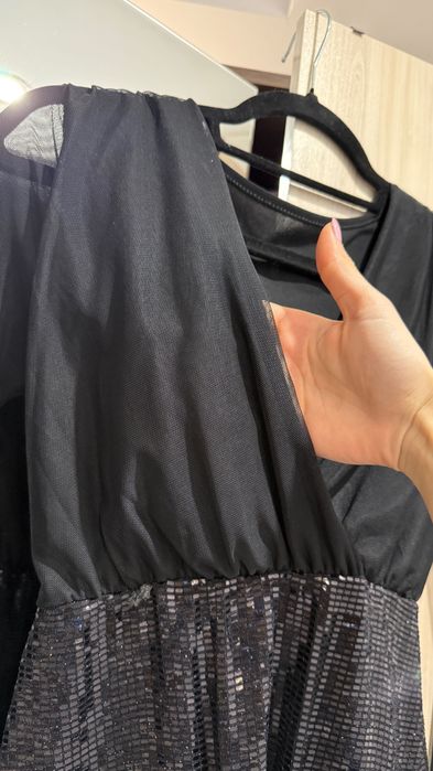 Къса рокля с дълъг ръкав