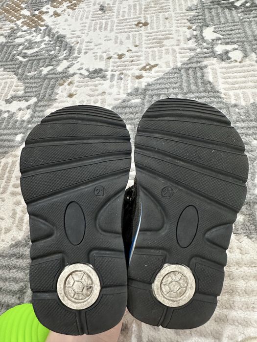 Продам ботинки на мальчика