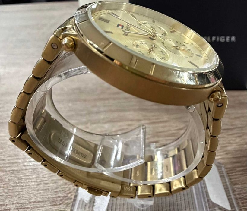 Дамски часовник TOMMY HILFIGER 3022