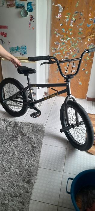 Подаётся велосипед BMX