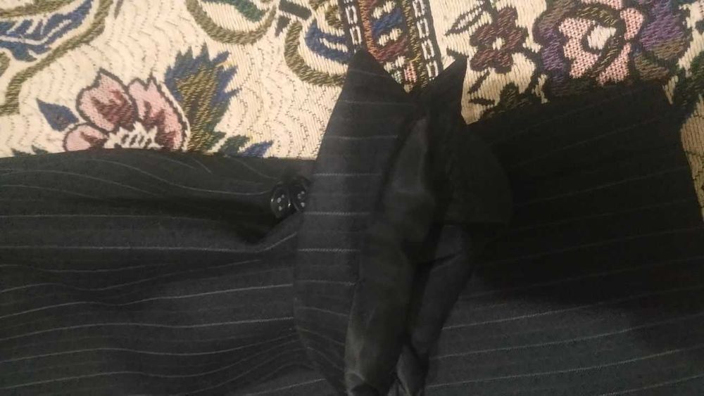 мужской костюм в хорошем состоянии, недорого!