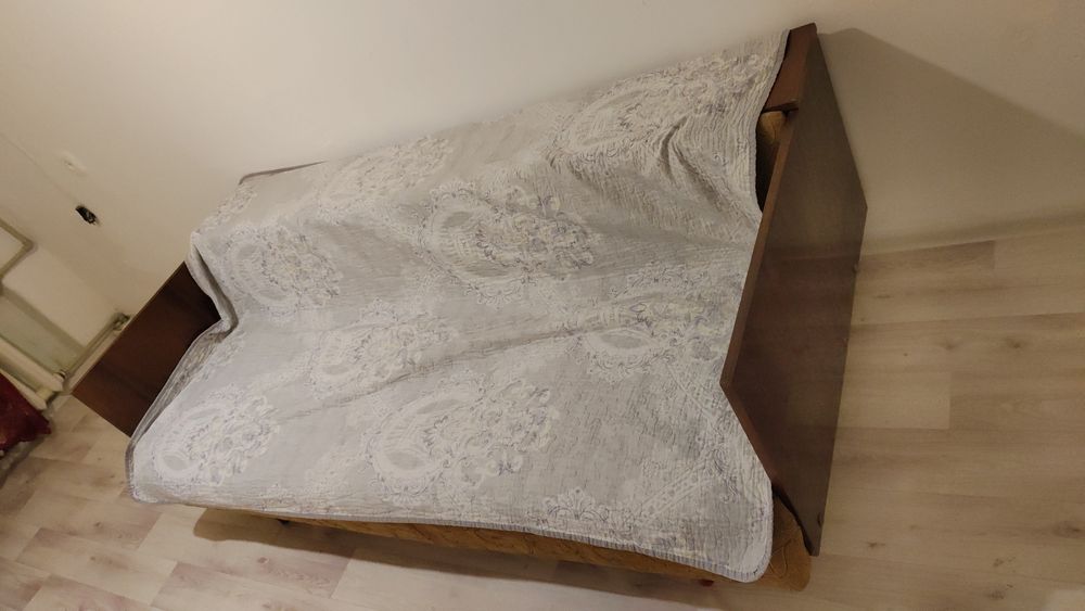 Продам диван в хорошем состоянии