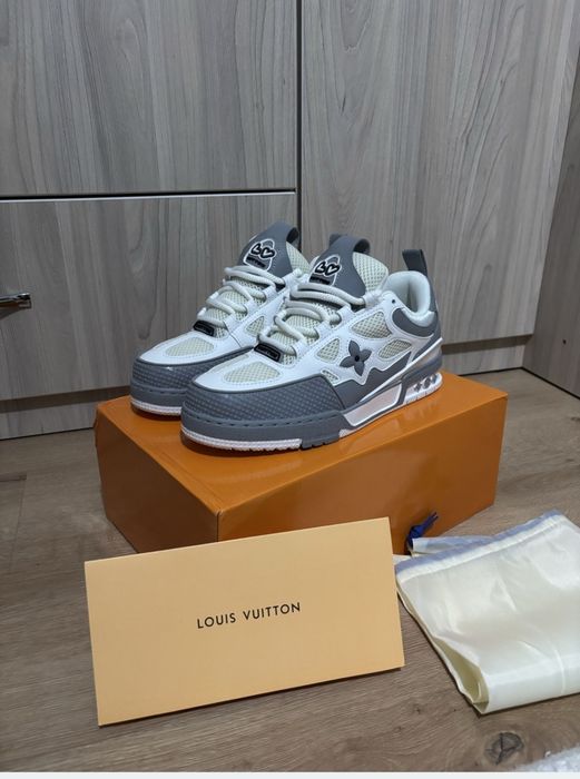 Louis Vuitton skate grey