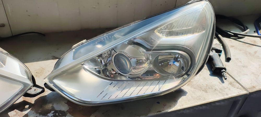 ФОРД Галакси Продавам фарове за Форд галакси след 2006г не са ксеноно