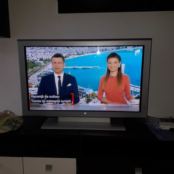 Tv plasmă Philips 107 cm model 42PF3320/10 defect