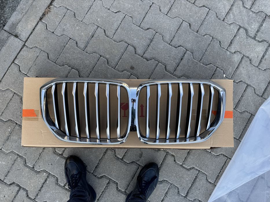Оригинална предна решетка за BMW X5 G05 Бъбреци