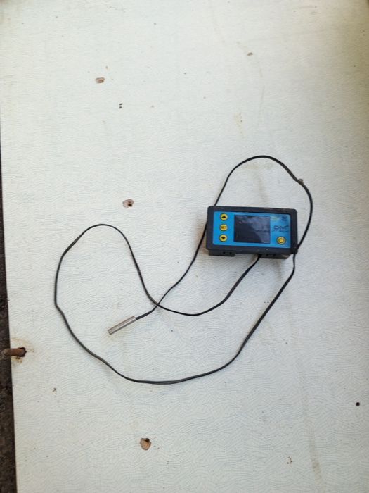 Inkubatr uchun termalugulator