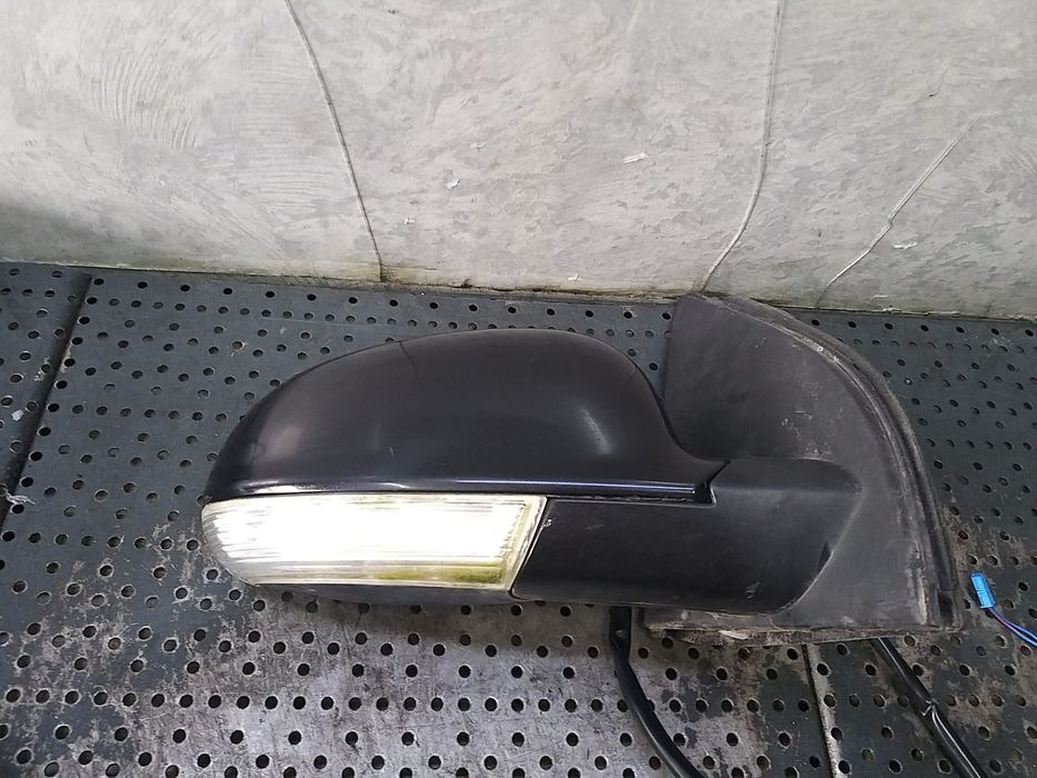 Oglinda electrica dreapta cu defecte vw golf 5 1k