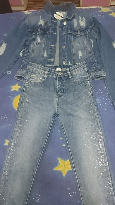 Compleu de damă nou de la Guess