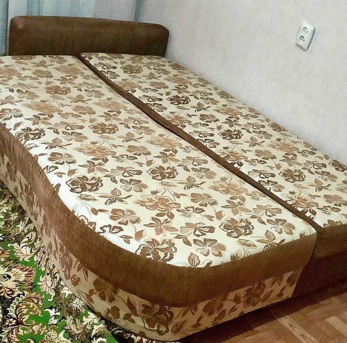 Продам диван, б/у,  модель рояль