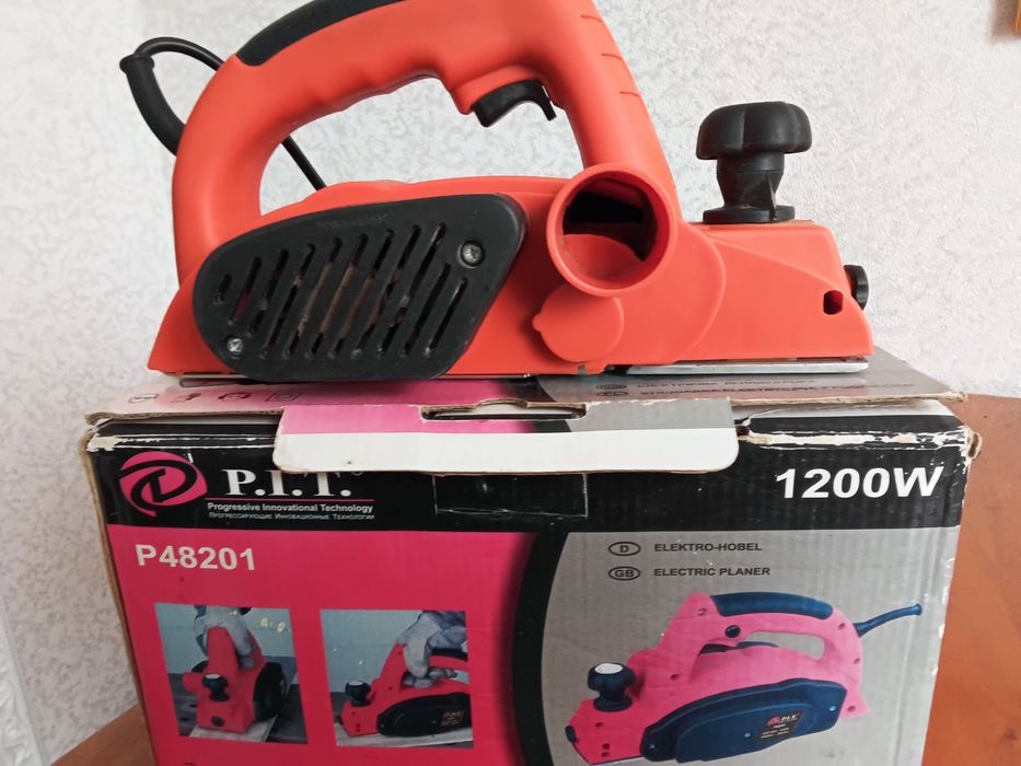 Электрорубанок Р48201 , 1200w