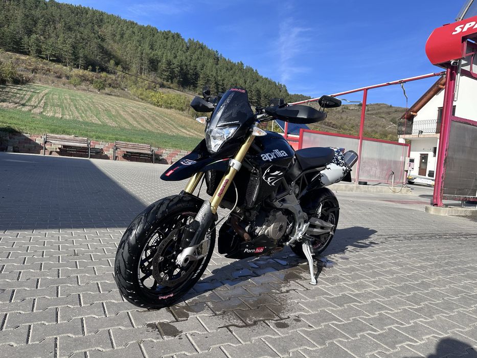 Aprilia Dorsoduro 750 super moto