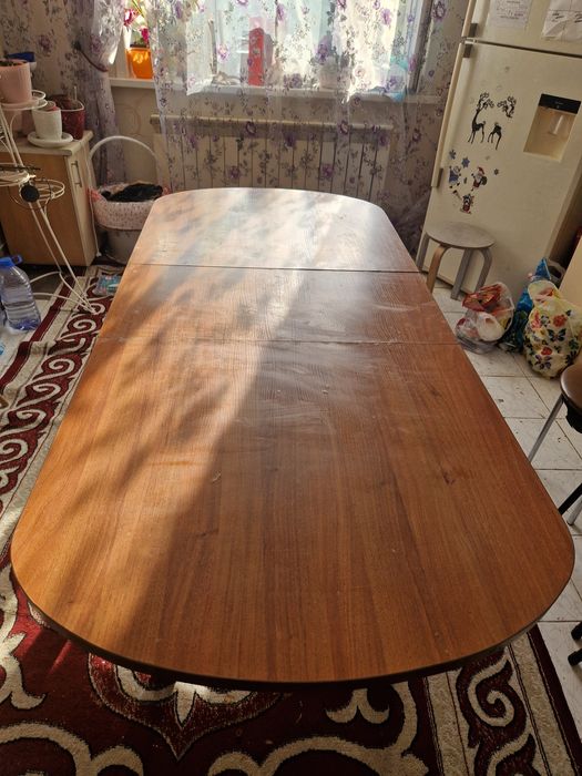 Продам кухонный стол