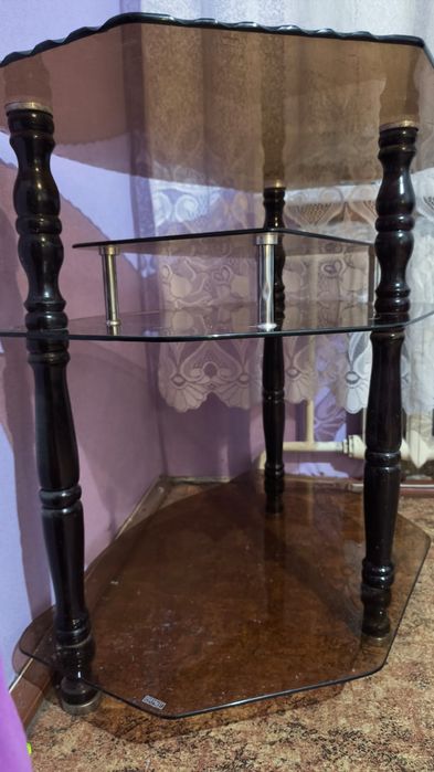 Блатной стеклянный стол