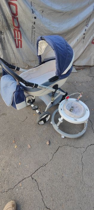 Продам детскую коляску avolux