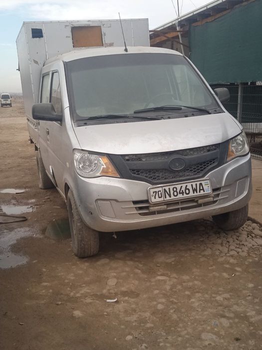 Lifan mashinasi yuk aftamobili