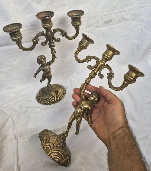 Pereche două sfeșnice vechi din bronz cu Îngeri Heruvimi, cu 3 posturi, fabricat in Franța, 30cm.