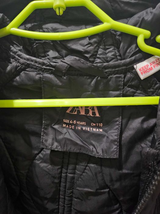 Продам куртку Zara на девочку