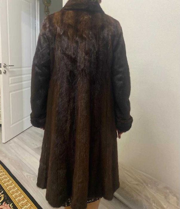 Продам норковую шубу