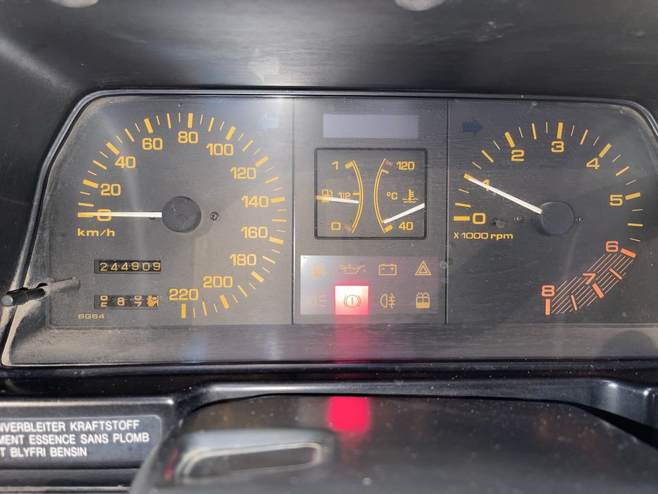Mazda 323, 1989 г.в.