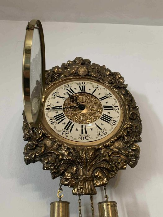 Ceas de peretecu pendula si doua greutati