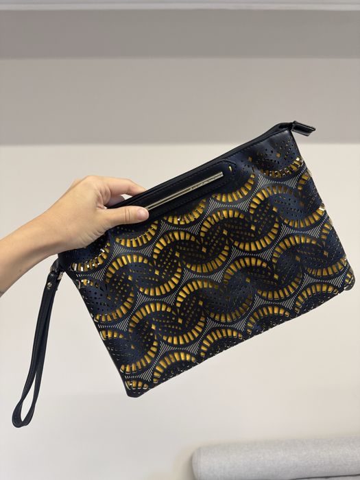 Черная сумка клатч Sisley