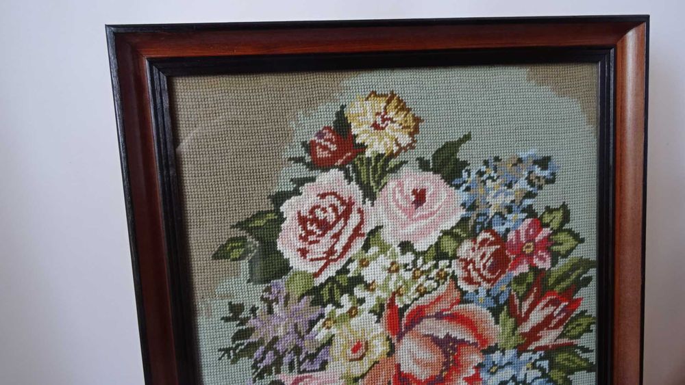 Гоблен- голям, натюрморт,  „Ваза с цветя “, едър бод, със стъкло