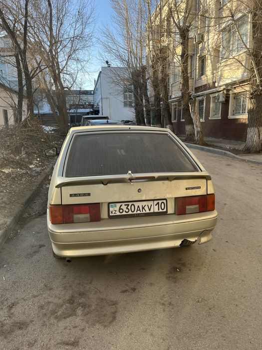 Ваз 2114 на бодром ходу