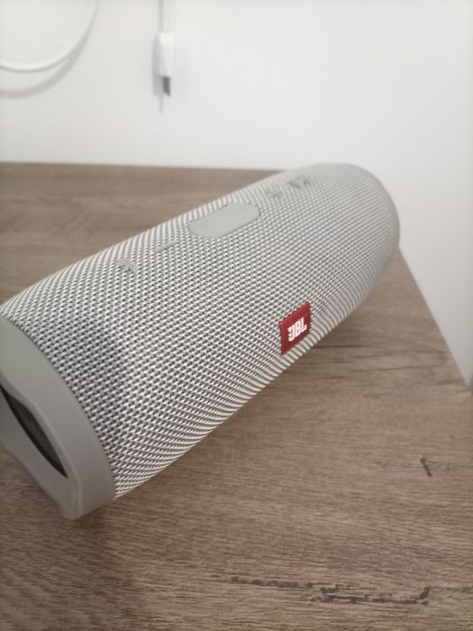 Vând Jbl charge 3