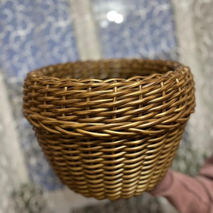 Кашпо из искусственного ротанга