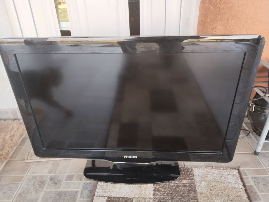 Dau Gratis LCD tv Philips cu telecomanda