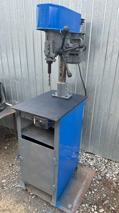 станок сверлильный на станине