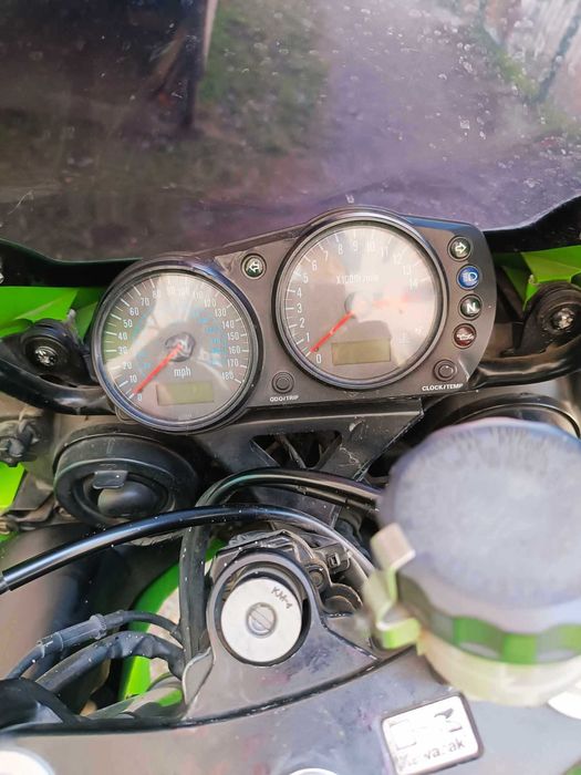 Kawasaki ninja 636 din 2002