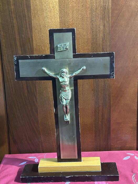 Crucifix Vintage din Lemn cu Isus din Alamă