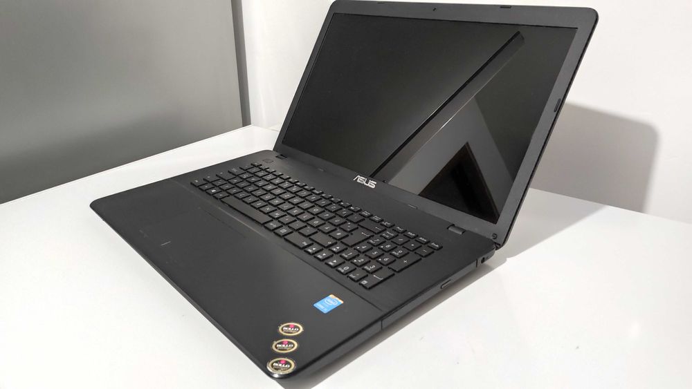 Laptop Asus X751 LAB 300