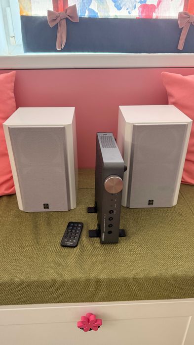 MusicCast Yamaha WXA-50 WIFI + boxe Yamaha, totul este impecabil atat aspect cat si functional