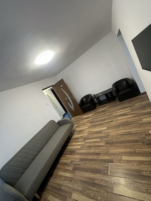 Inchiriez apartament 2 camere - Metrou Romancierilor