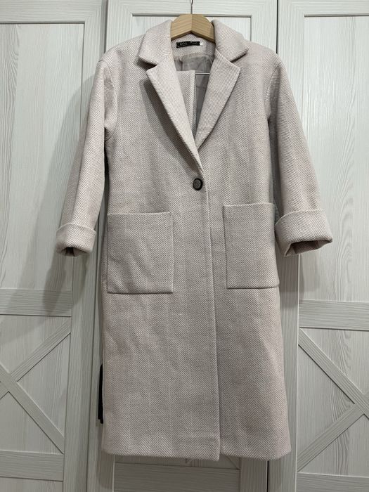 Пальто демисезонная