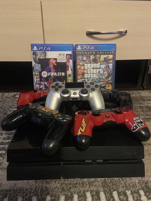 Продам PlayStation 4