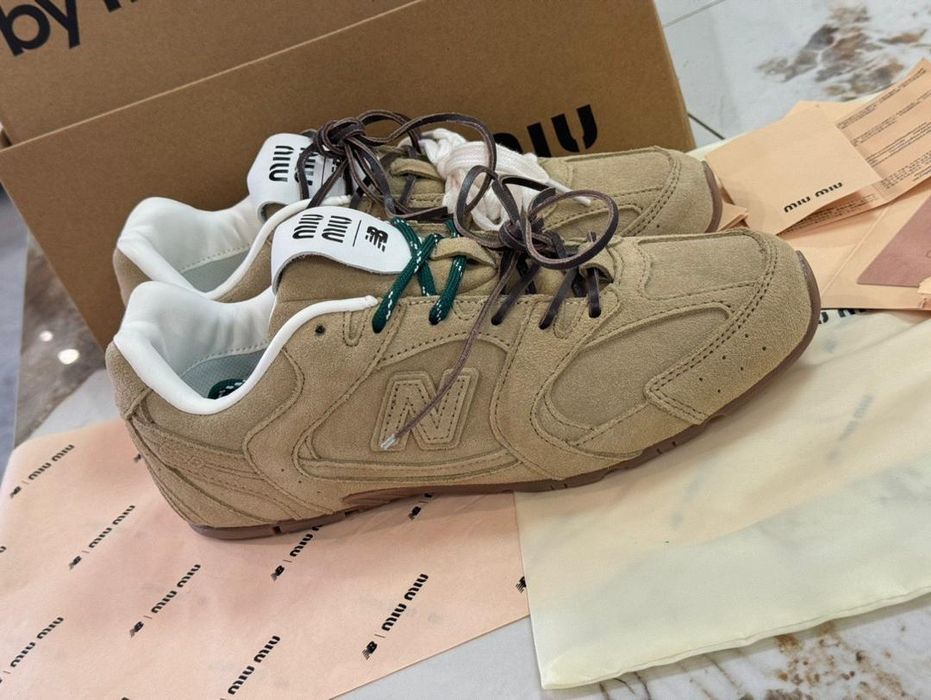 Adidasi New Balance x Miu Miu