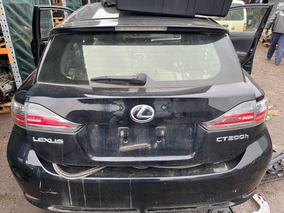 Заден капак пета врата Lexus CT200