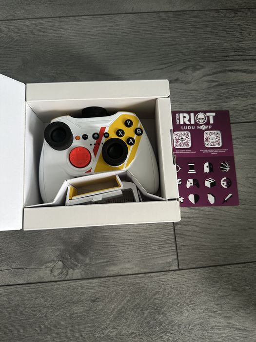 Контрoлер за телефон-iphone