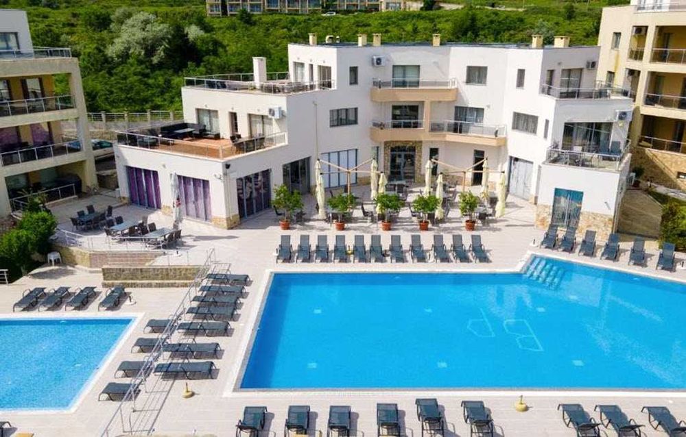 Продава се Тристаен апартамент в Бяла - 124 кв.м за 494 €/кв.м - Снимка #20