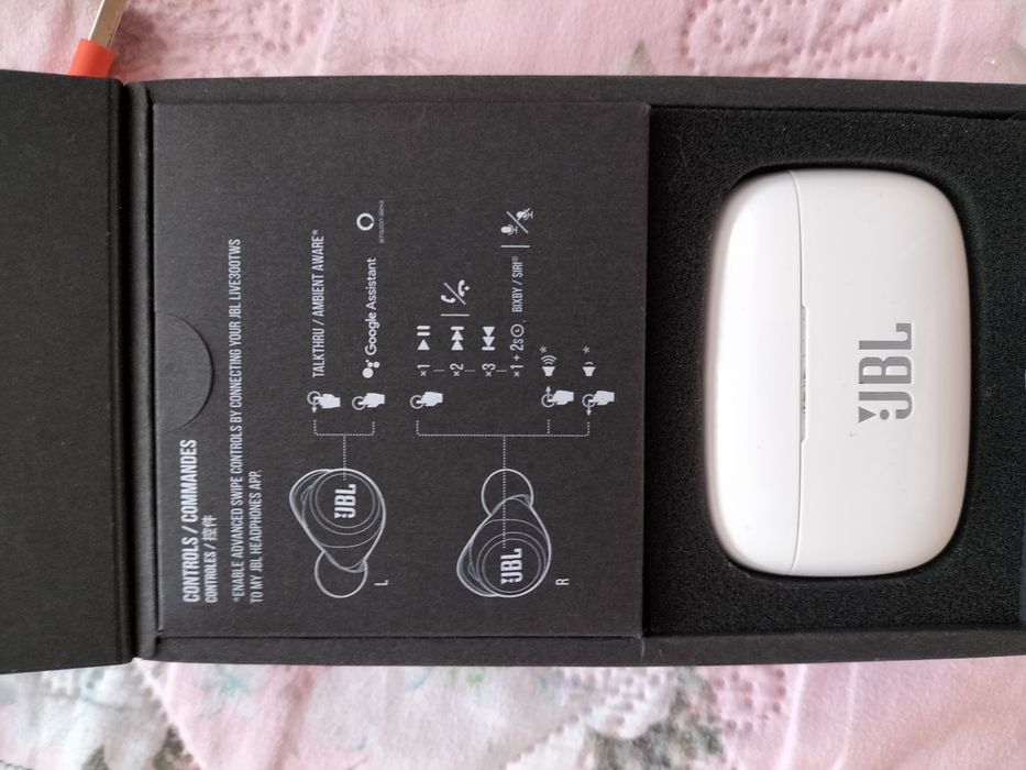 Продам наушник JBL 300TWS