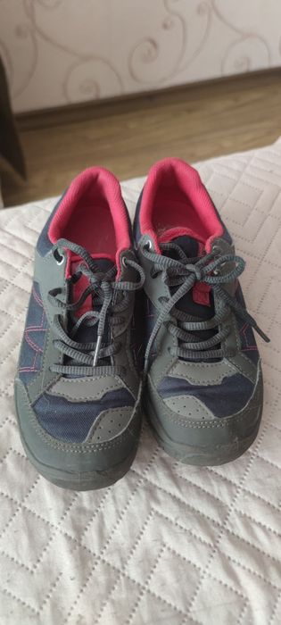 Кроссовки демисезонные