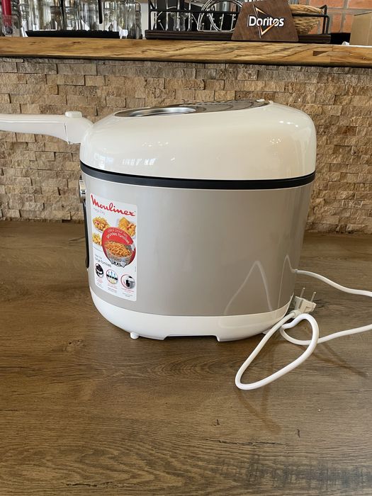 Friteuza cu ulei Moulinex