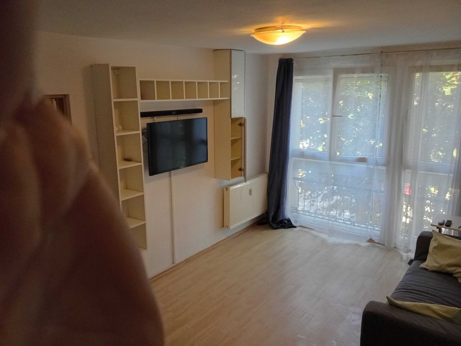 Titan 3 camere de inchiriat